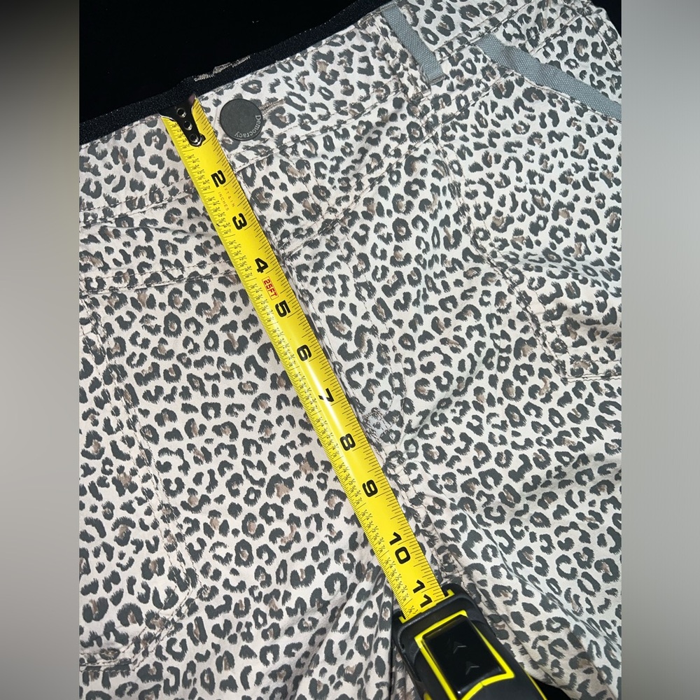 Democracy 'Ab' Solutions High Waisted Cuffed Leopard Print Shorts Size 10 EUC - Picture 12 of 12